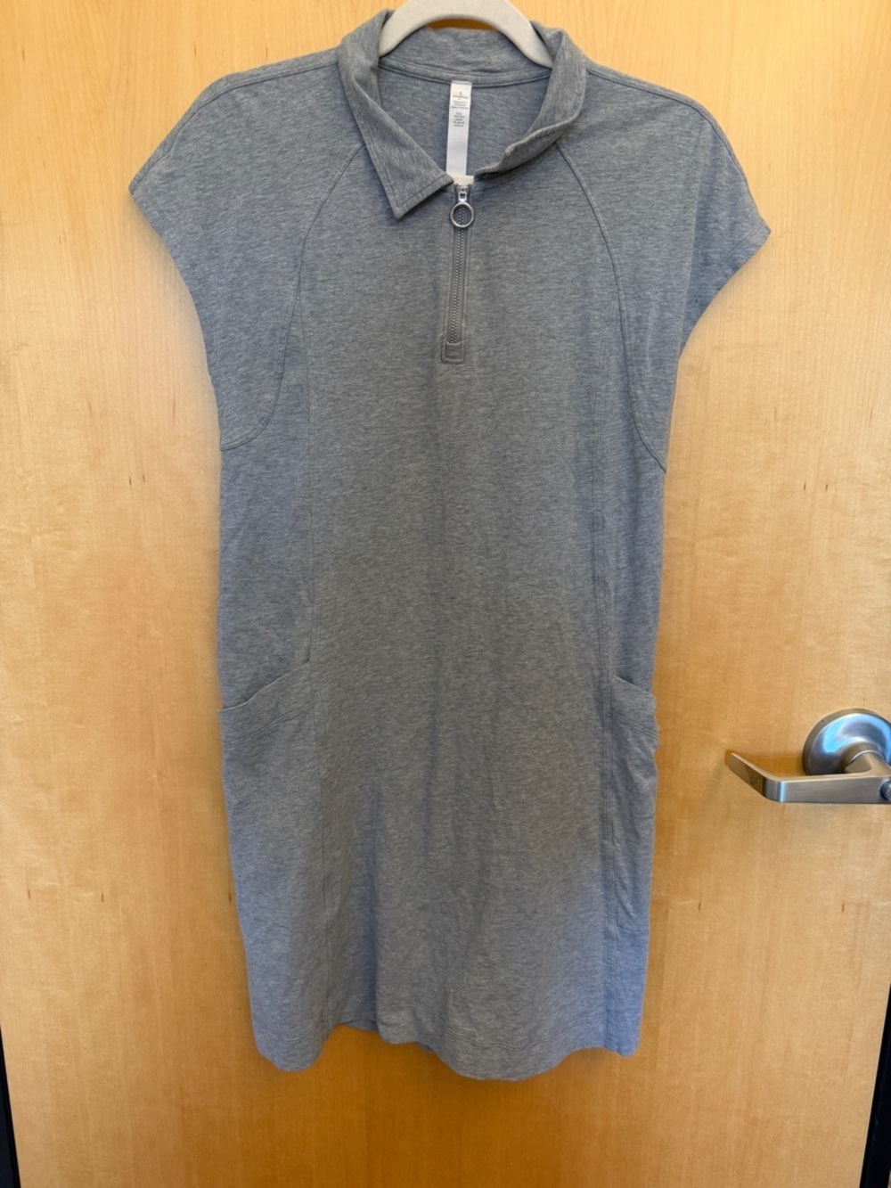 Lululemon Players Pro-Form Polo Dress in the color Heathered Medium Grey size 4 - Picture 2 of 10